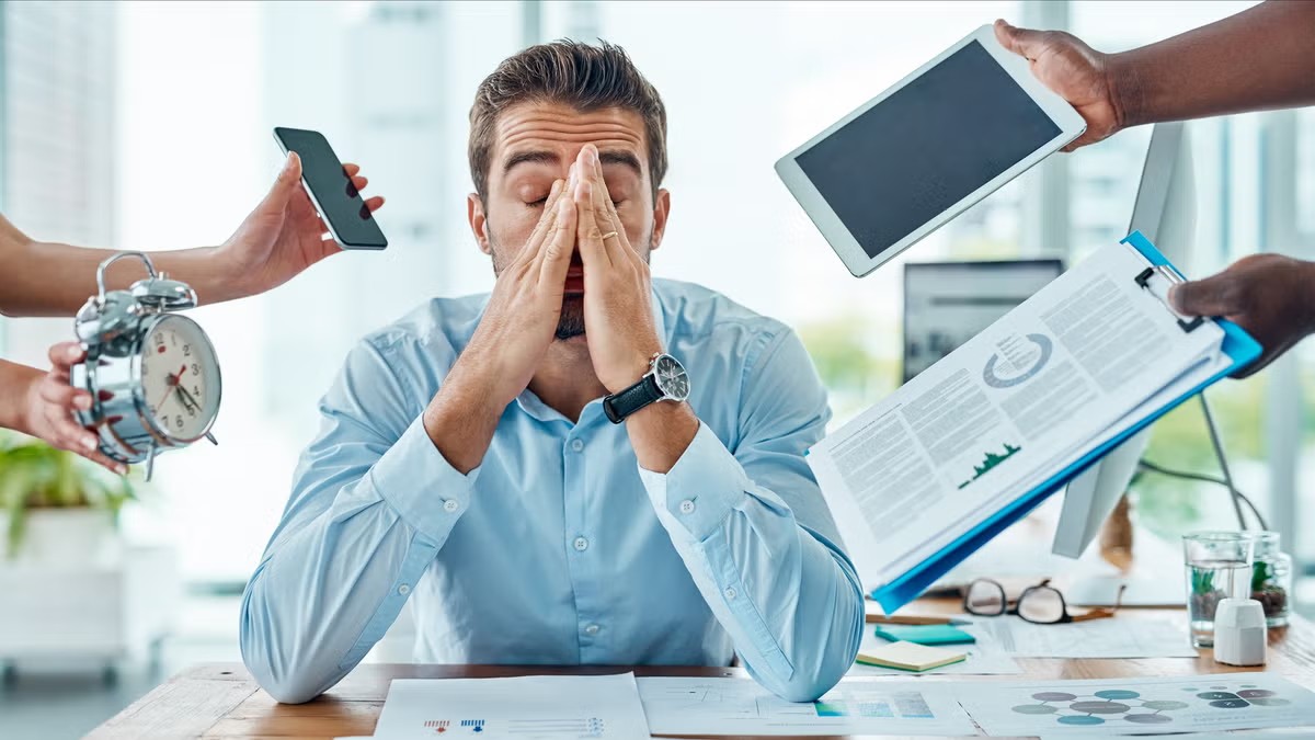 Adviseur met te veel werk en stress